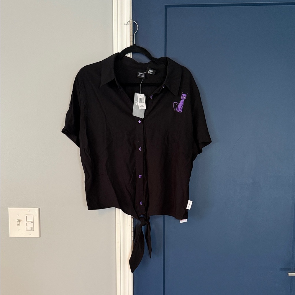 Black Button-Up Women Top Disney hocus pocus Halloween 2x xxl NWT - Picture 1 of 3